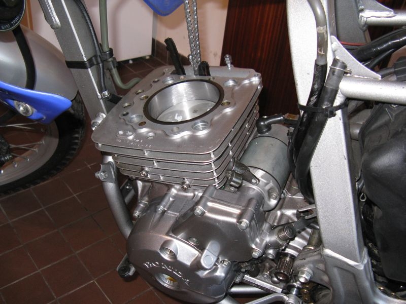 NX 650 engine 2